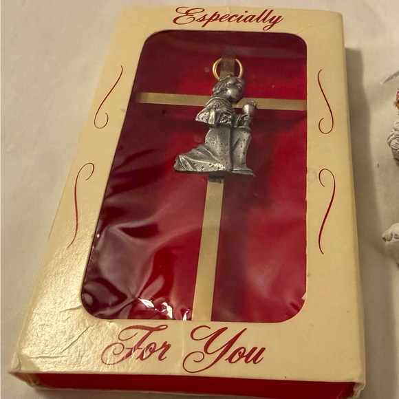 Praying Child Wall Cross - Picture 2 of 3